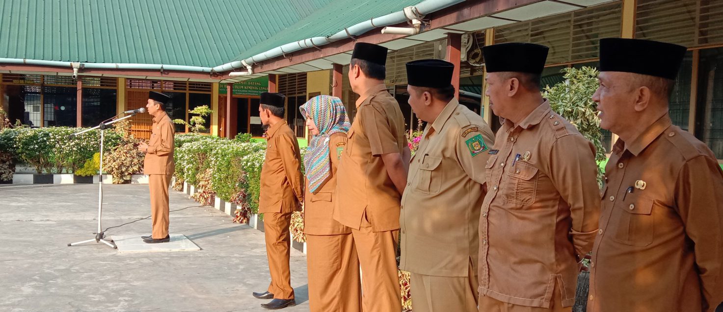 You are currently viewing Kepala Kantor Kementerian Agama Kabupaten Langkat Pimpin Apel Pagi