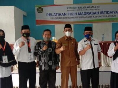 Kakan Kemenag Langkat Resmikan Pelatihan Di Wilayah Kerja (PDWK) Pelatihan Fiqih Madrasah Ibtidaiyah