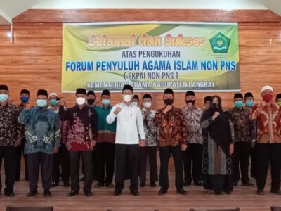 Kemenag Langkat Gelar Pembinaan Penyuluh Agama Islam PNS dan Non PNS serta Pengukuhan Forum Penyuluh Agama Islam Non PNS Masa Bakti 2021-2024