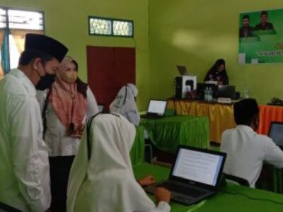 Kakan Kemenag Langkat Monitoring Pelaksanaan ANBK MAN 1 Langkat