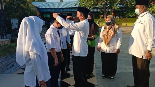 You are currently viewing Kakan Kemenag Langkat Resmikan dan Tinjau ANBK di MTSN 1 Langkat