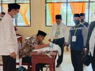 Kakan Kemenag Langkat Tinjau Perlombaan Kaligrafi dan Pidato Bahasa Inggris HSN 2021