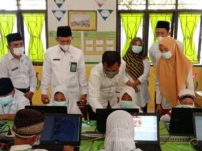 Kakan Kemenag Langkat Monitoring Pelaksanaan ANBK di MIN 13 Langkat