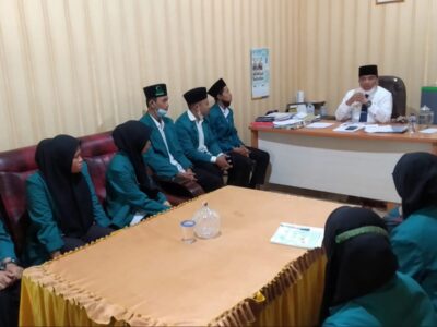 Kamad Paparkan Komitmen dan Program Madrasah Kepada Mahasiswa PPL