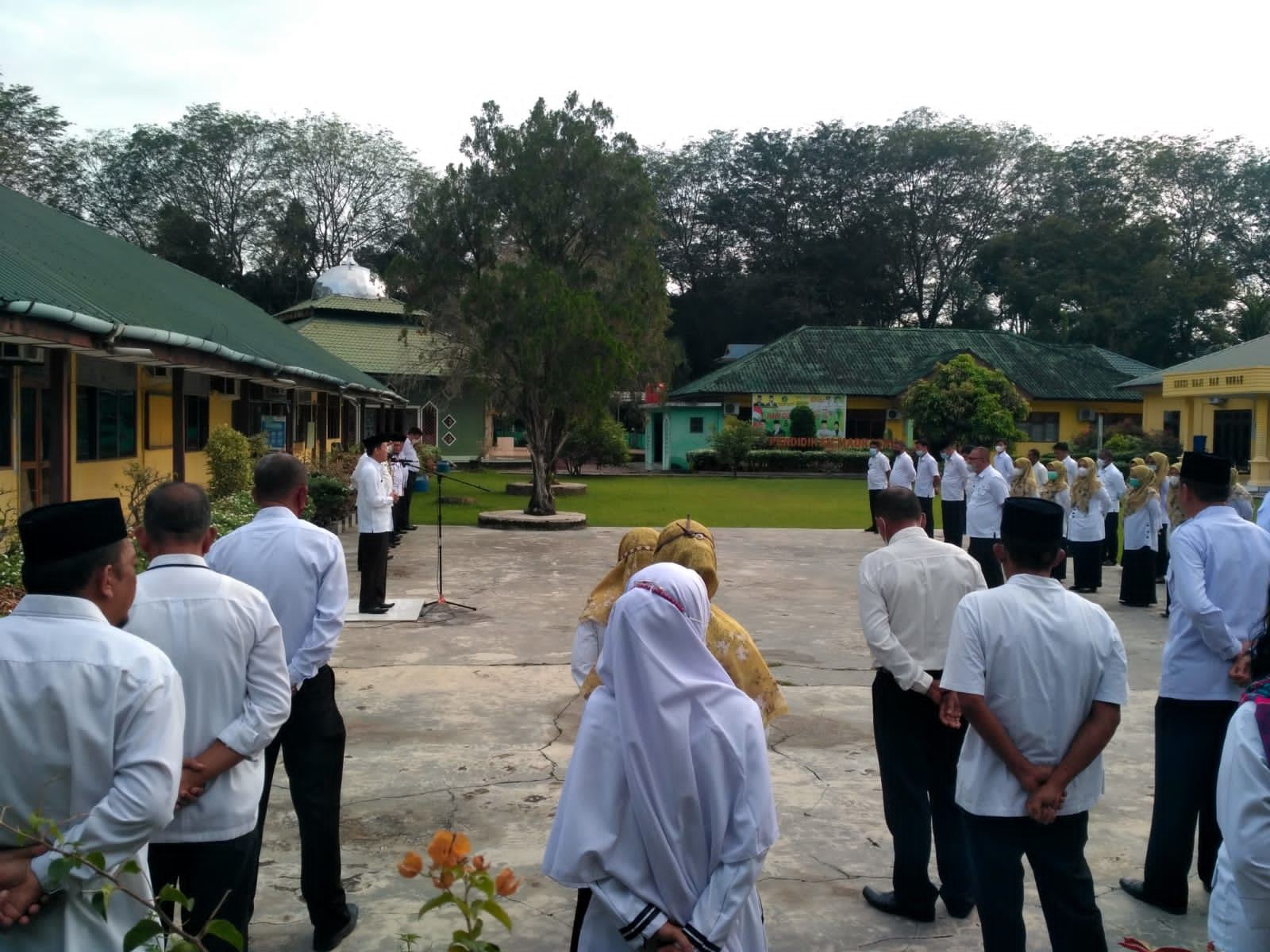 You are currently viewing Kakan Kemenag Langkat Pembina Apel Pagi : ASN Kemenag Langkat untuk tetap disiplin