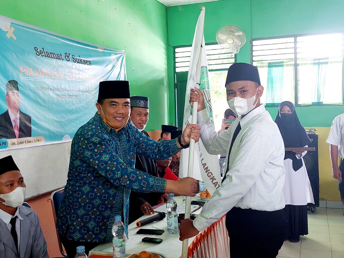 You are currently viewing Kamad Lantik Pengurus Baru Kursus Kader Dakwah (KKD) MAN 3 Langkat