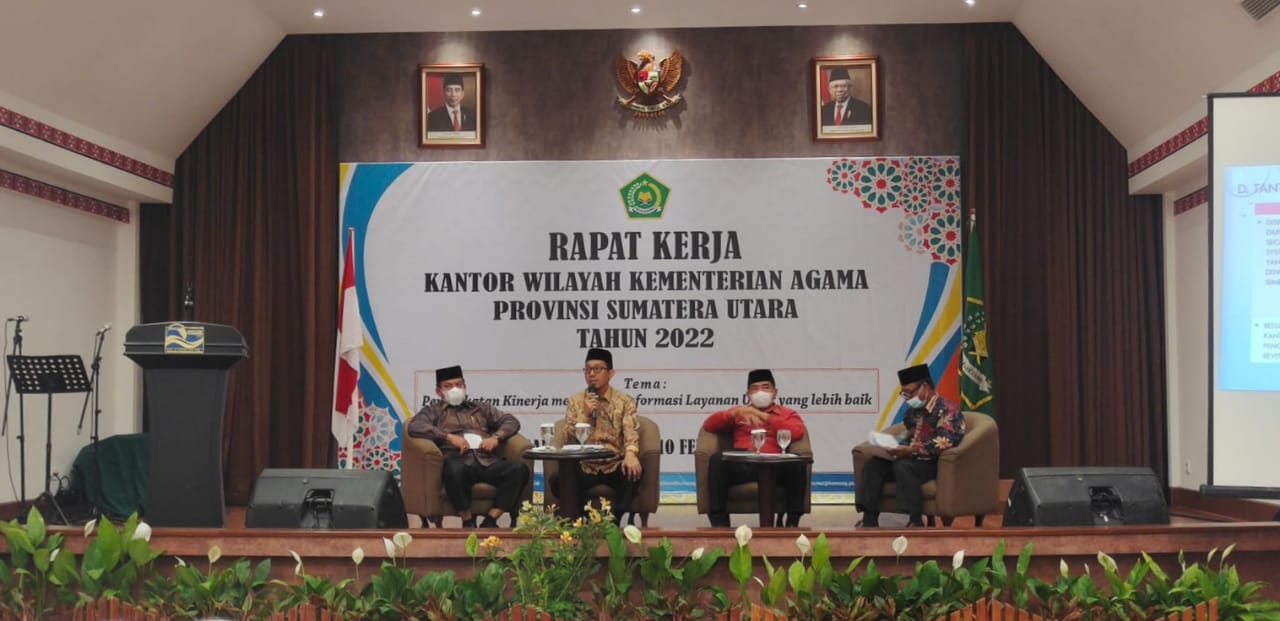 You are currently viewing Kakan Kemenag Langkat Paparkan Materi Best Practice Revitalisasi KUA Kec. Stabat