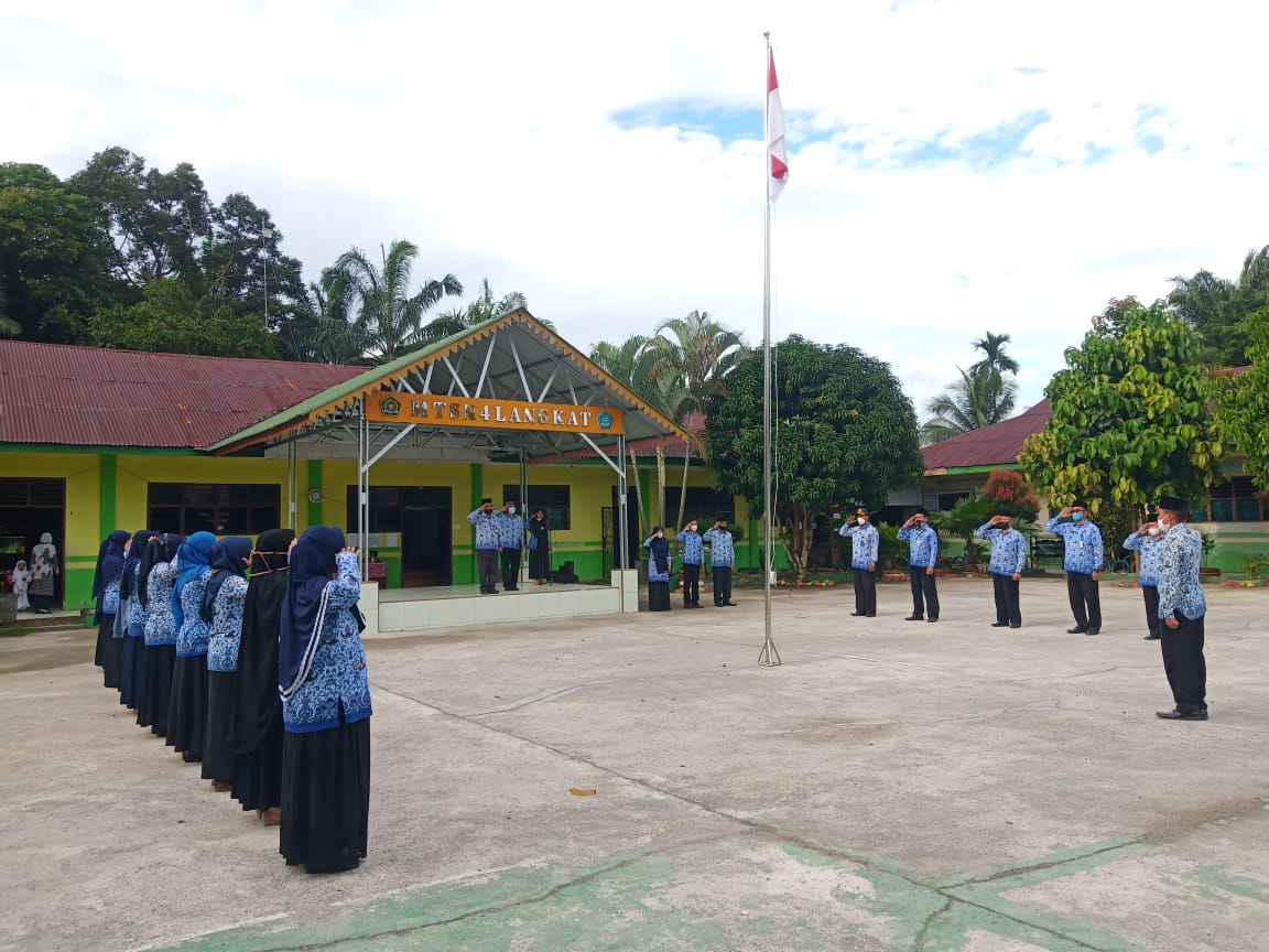 You are currently viewing Penerapan 4 Kesadaran ASN MTs N 4 Langkat Di Hari Kesadaran Nasional 17 Februari 2022