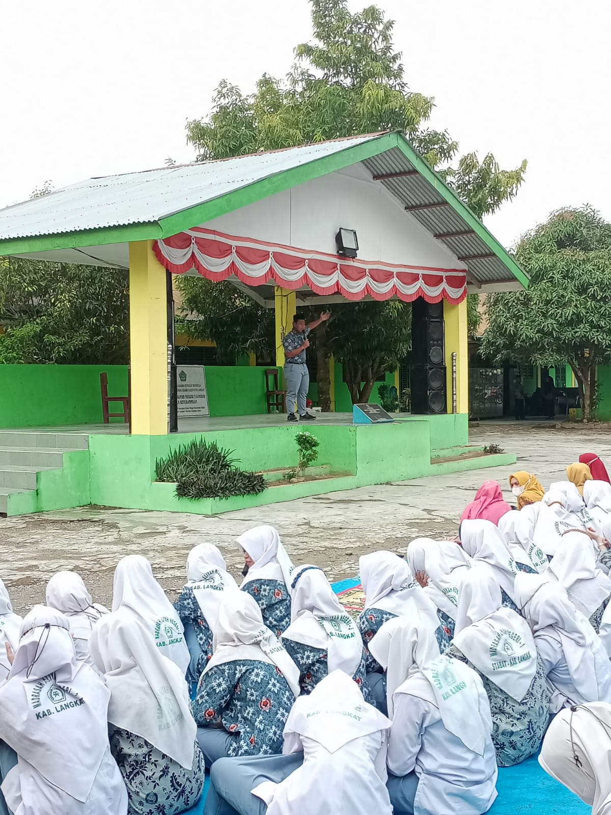 You are currently viewing “Rabu Berkisah” di MAN 3 Langkat Melatih Skill Siswa Dalam Public Speaking