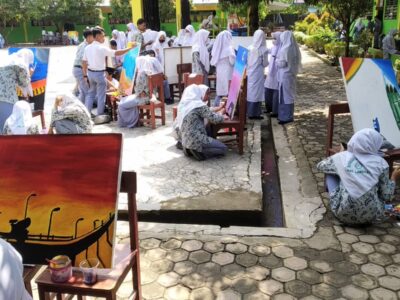 Siswa Kelas XII MAN 3 Langkat Laksanakan Ujian Praktek Seni Budaya Melukis Kaligrafi Kontemporer