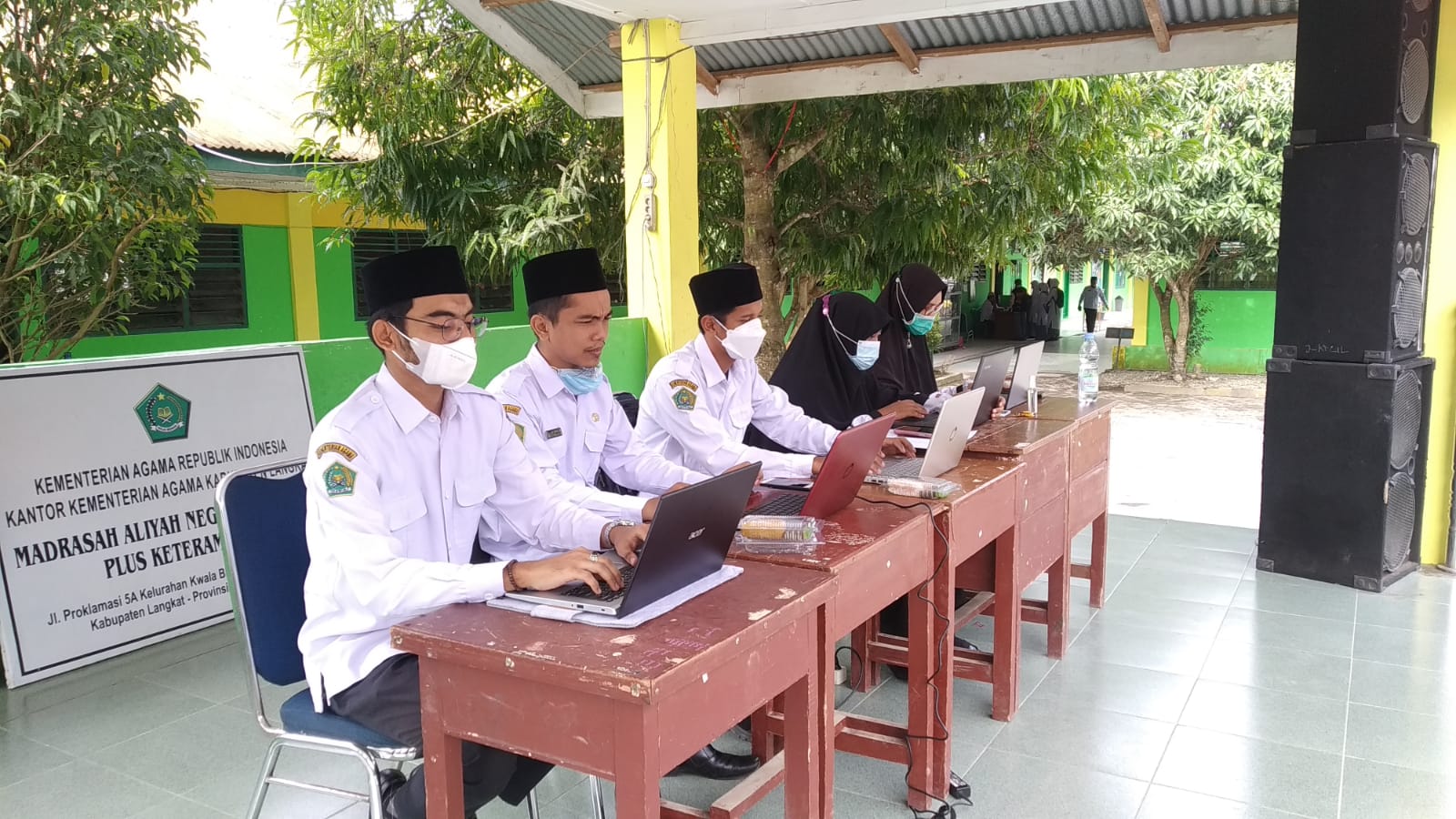 You are currently viewing Pastikan Kelancaran PAT dan PTS, Tim IT CBT MAN 3 Langkat Standby Monitoring Ujian