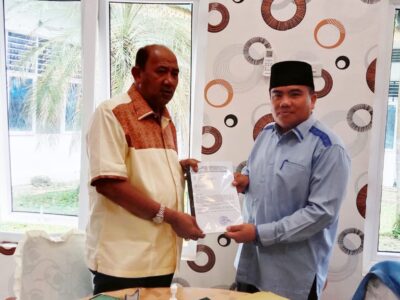 Serah Terima Berkas Pendukung Pelepasan Lahan MAN 3 Langkat Kepada Bupati Langkat