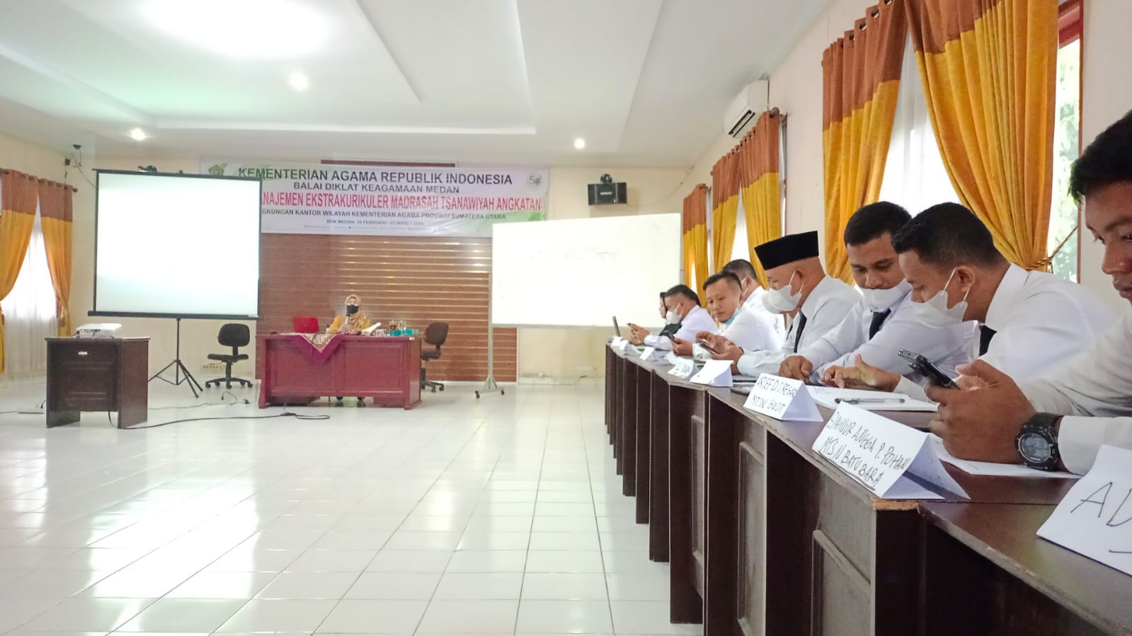 You are currently viewing Guru MTsN 3 Langkat Ikuti Pelatihan Manajemen Ekstrakurikuler Madrasah di BDK Medan