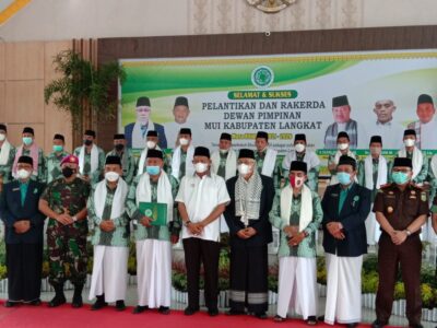 Kakan Kemenag Langkat Hadiri Pelantikan DP MUI Langkat Masa Khidmat 2021-2026