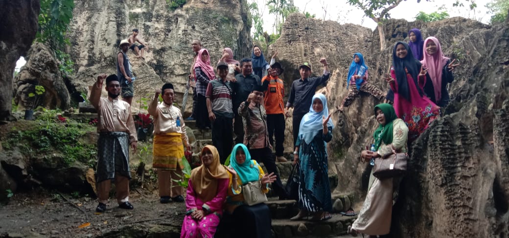 You are currently viewing Kasi Penmad Dampingi Kakan Kemenag Langkat Tinjau Sekolah Alam MTsN 4 Langkat.