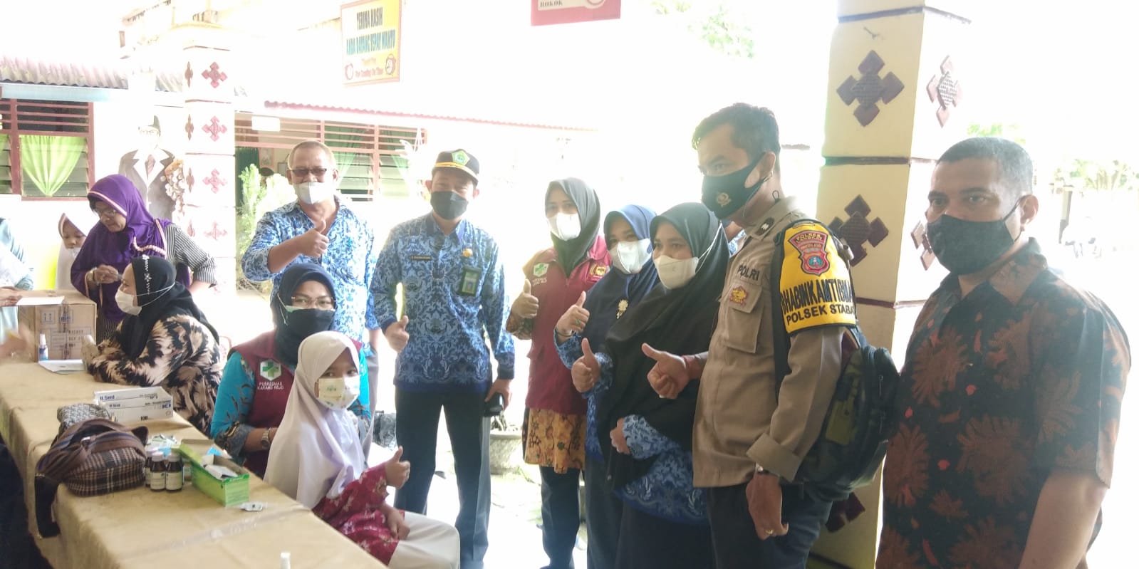 You are currently viewing Kakan Kemenag Langkat Monitoring Pelaksanaan Vaksinasi Dosis 2 di MIN 15 Langkat