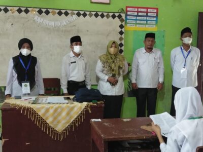 Pastikan Ujian Madrasah berjalan lancar, Kasi Penmad Monitoring di MIN 13 Langkat.