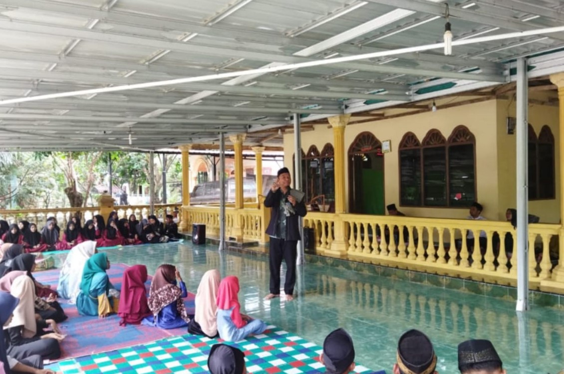 You are currently viewing Ka. KUA Salapian Hadiri Zikir dan Doa Bersama di SMP Panca Budi Namotongan