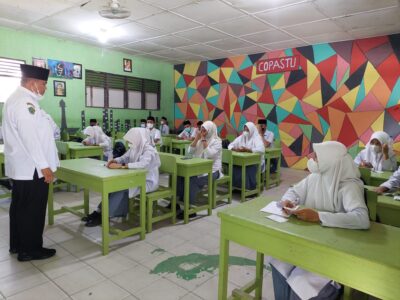 Kamad Pantau Hari Pertama Pelaksanaan PAS Semester Genap di MAN 3 Langkat