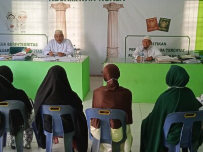 Kepala KUA Kecamatan Kuala Berikan Pembekalan kepada Calon Jamaah Haji