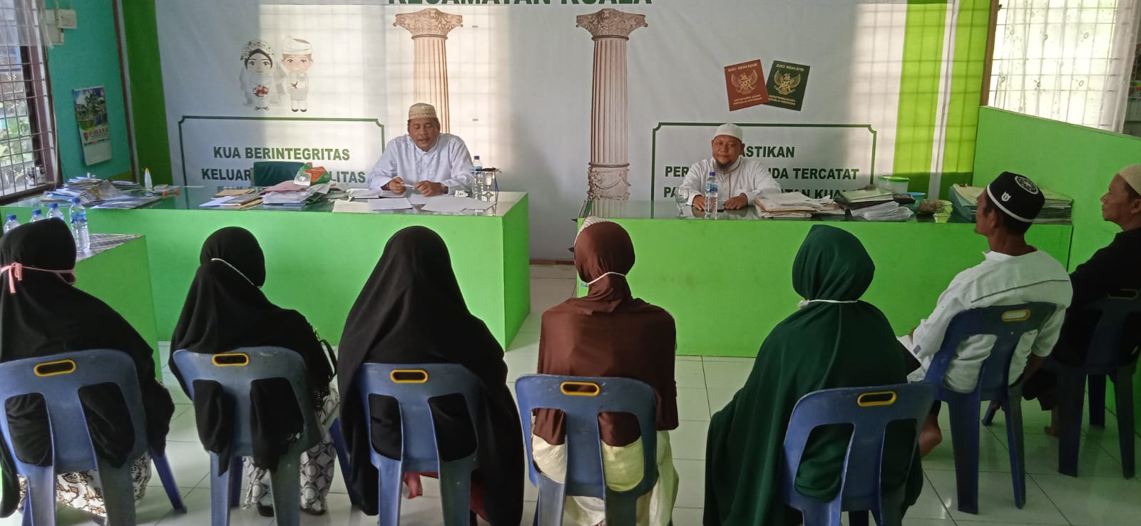 You are currently viewing Kepala KUA Kecamatan Kuala Berikan Pembekalan kepada Calon Jamaah Haji