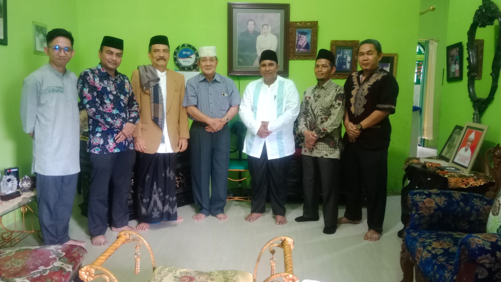 You are currently viewing Pererat Silaturahim, Kakankemenag Kunjungi Dua Mantan KakanKemenag Langkat