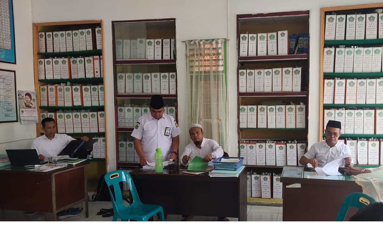 You are currently viewing Seksi Bimas Islam Kemenag Langkat Lakukan Monev dan Supervisi KUA Secanggang