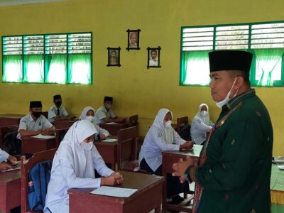 Kamad MAN 3 Langkat Pantau Pelaksanaan Tes Seleksi Akademik PPDB Online