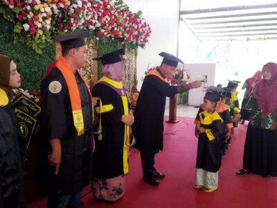 Ka. KUA Salapian Hadiri Wisuda Massal HIMPAUDI Kecamatan Salapian