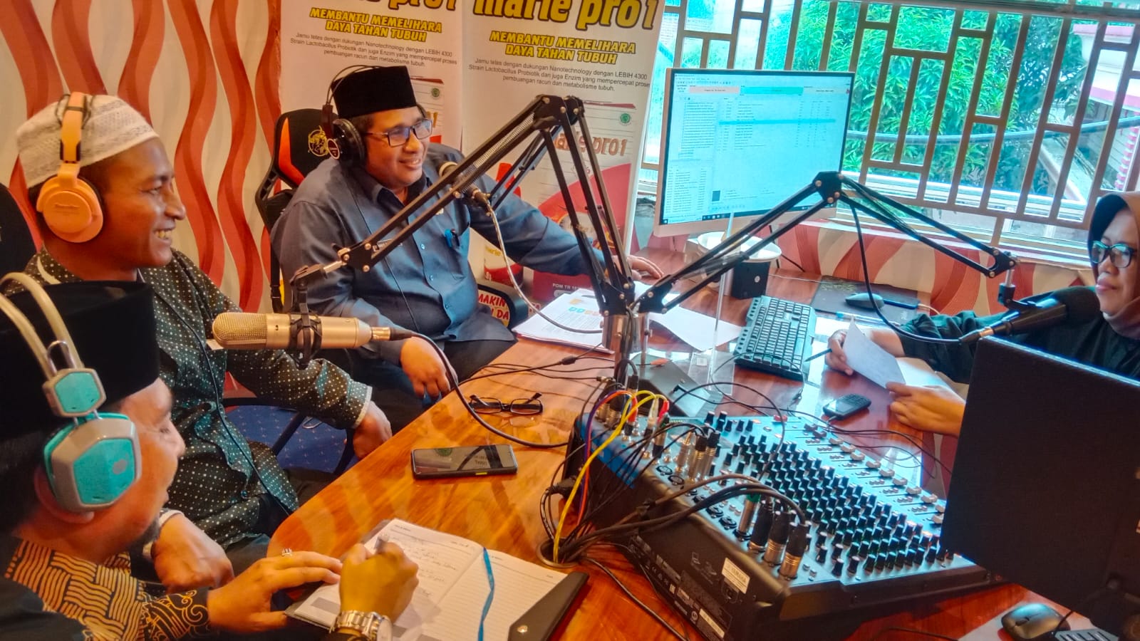 You are currently viewing Kakan Kemenag Langkat Isi Dialog Interaktif Via Radio, Bahas Penyelenggaraan Haji dan Umrah