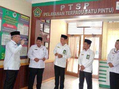 Kunjungan Kerja ke Kemenag Langkat, Kakanwil Kemenagsu Tinjau Ruang PTSP