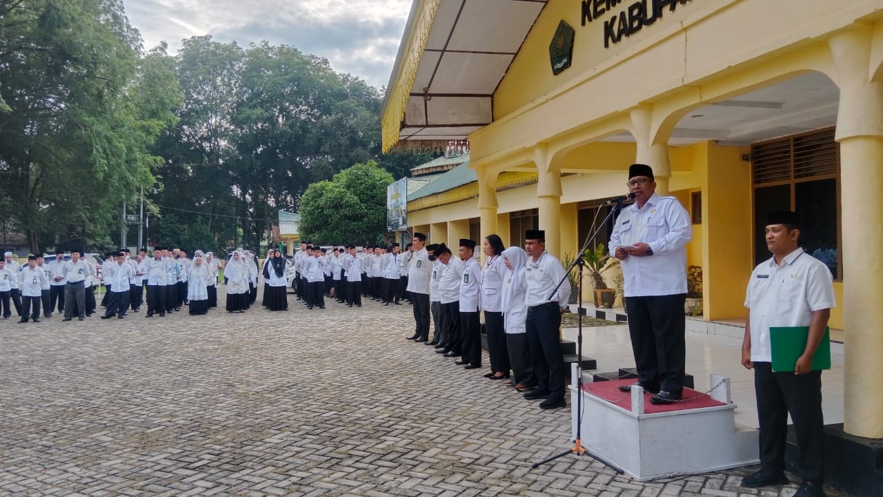 You are currently viewing Pembina Apel Gabungan, Kakan Kemenag Langkat Sampaikan SE Menag No. 10 Tahun 2022