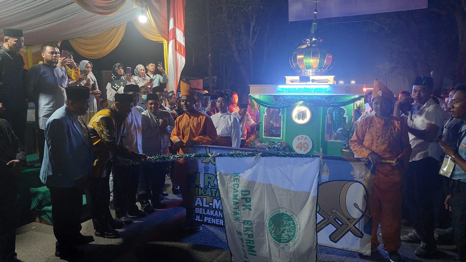 You are currently viewing Kakan Kemenag Langkat Hadiri Festival Obor dan Becak Hias BKPRMI Langkat