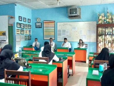 Kasi Penmad Langkat Sambut Kedatangan Kabid Penmad dalam Pembinaan Guru di MTsN 3 Langkat