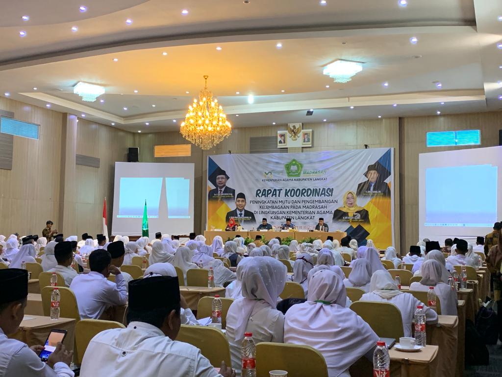 You are currently viewing Kemenag Langkat Gelar Rapat Koordinasi Madrasah di Sinabung Hills Berastagi