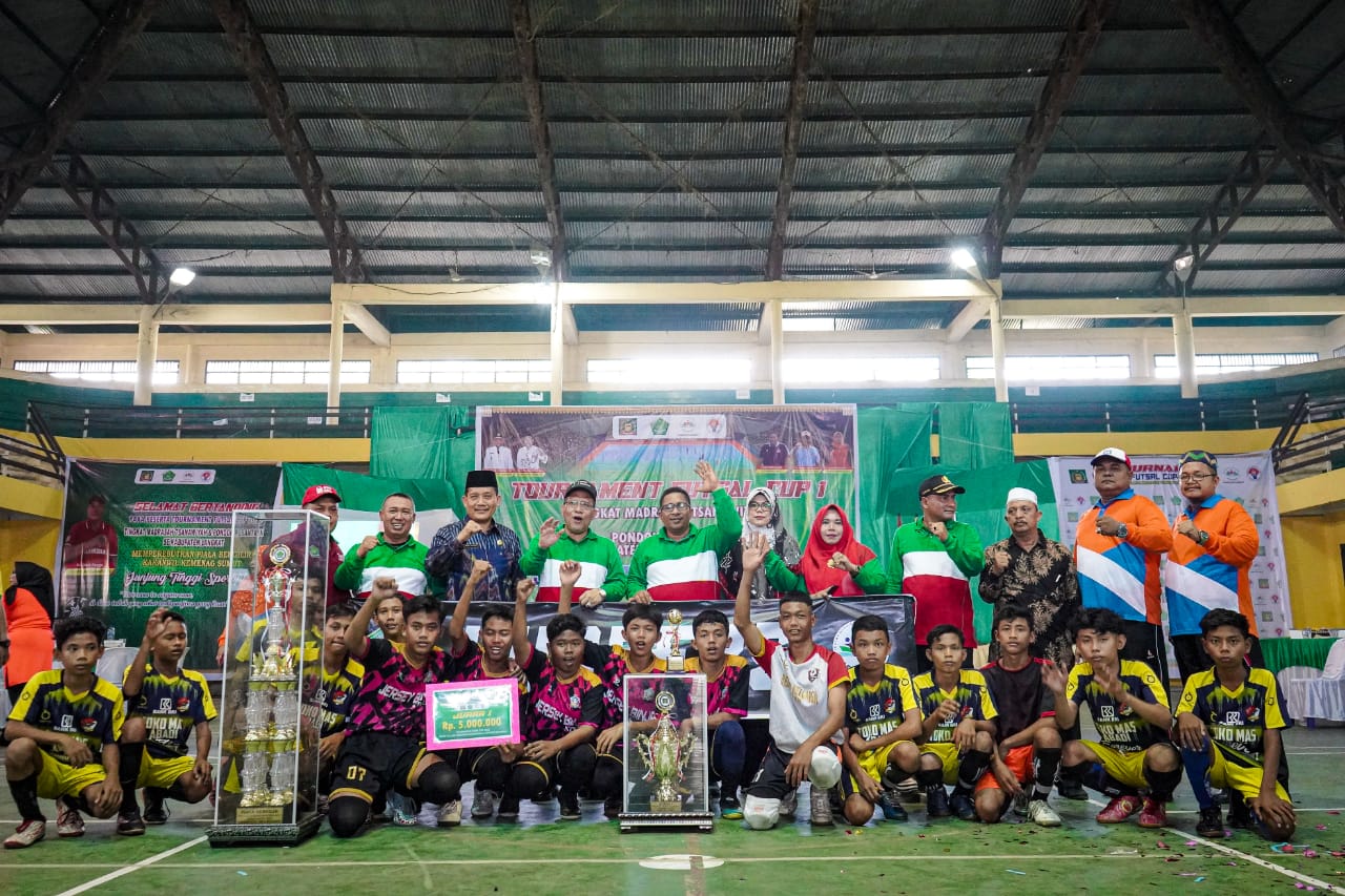 You are currently viewing Turnamen Futsal Cup 1 Tingkat Tsanawiyah dan Pondok Pesantren Kab. Langkat Berjalan Sukses