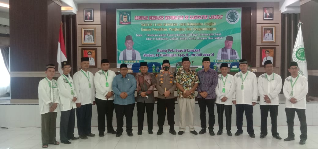 You are currently viewing Kakan Kemenag Langkat Hadiri Seminar Berbasis Keumatan MUI Langkat