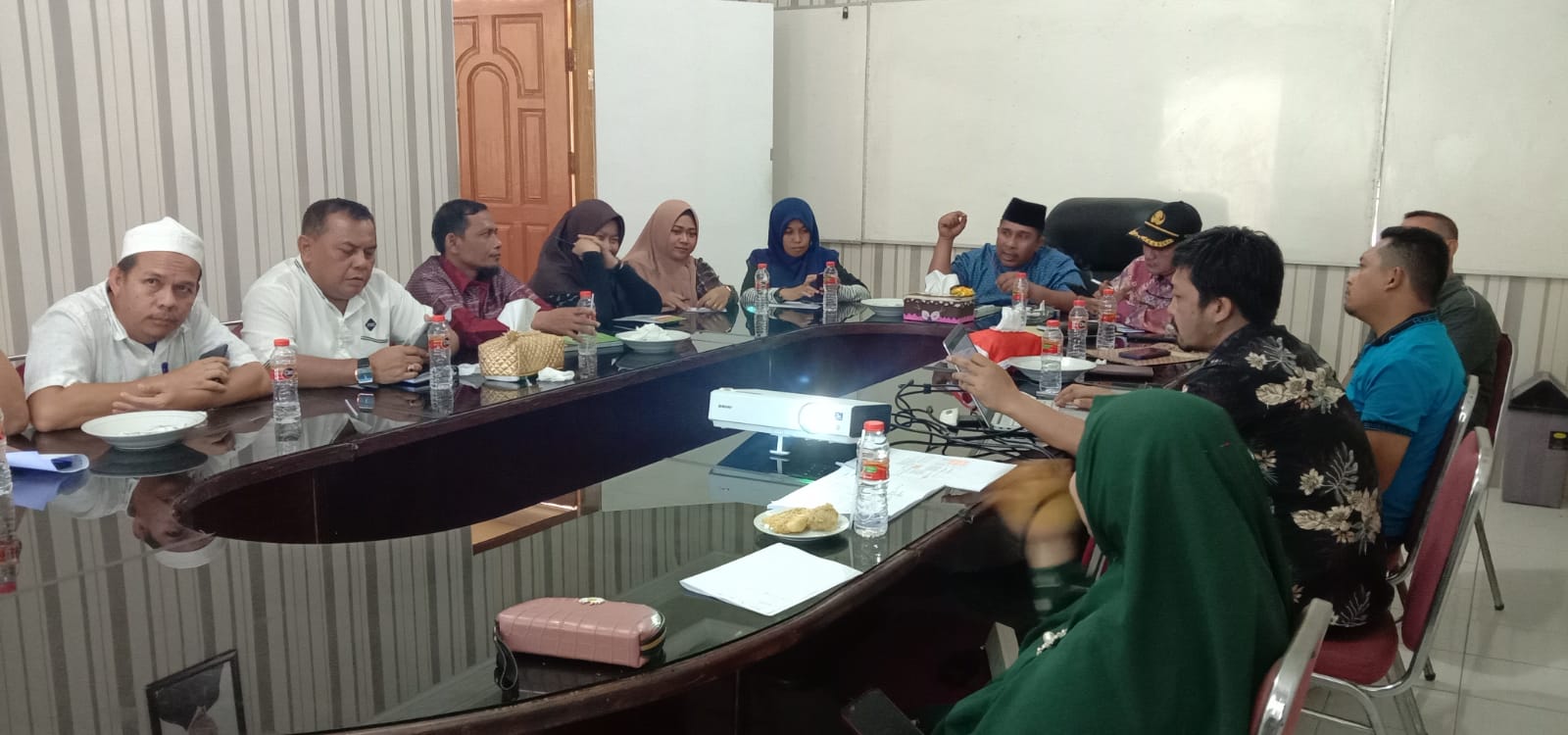 You are currently viewing Kakan Kemenag Langkat Pimpin Rapat Koordinasi Progrees Penginputan Aplikasi SIPKA