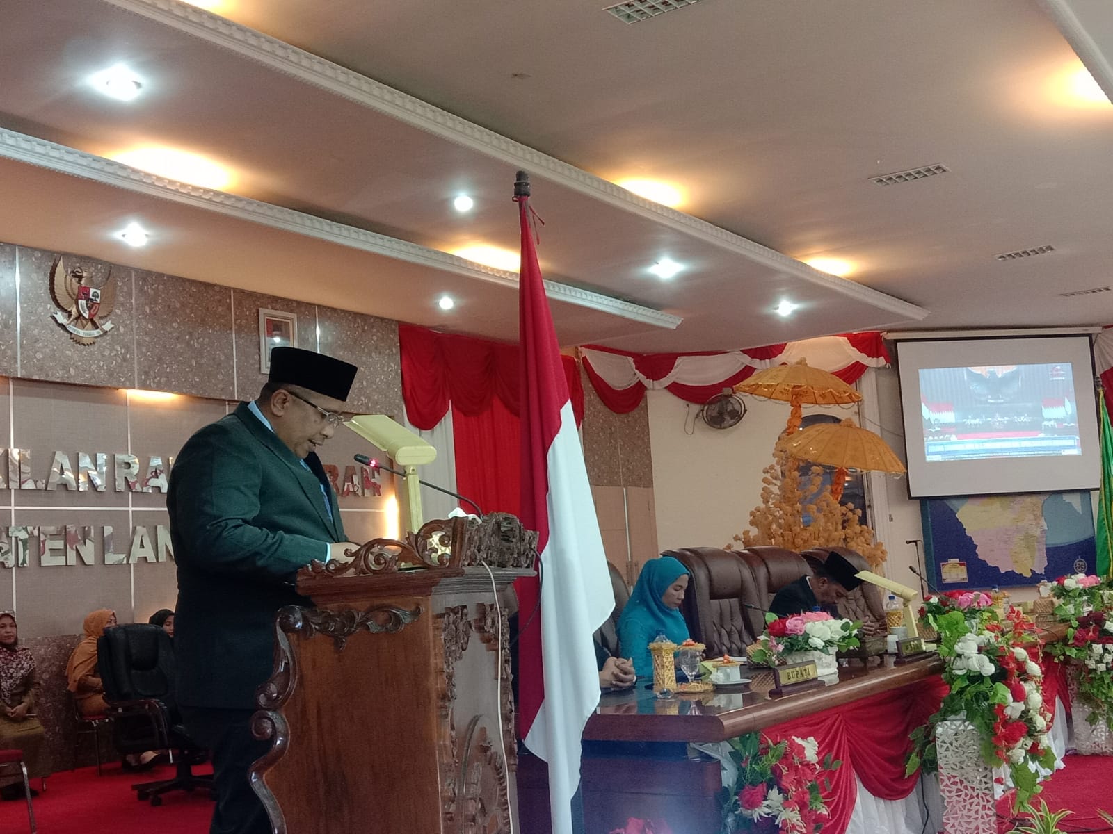 You are currently viewing Kakan Kemenag Langkat Pimpin Doa Rapat Paripurna DPRD Langkat Mendengarkan Pidato Kenegaraan Presiden RI