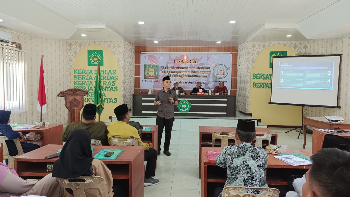 You are currently viewing Ka. KUA Salapian Narasumber Pelatihan Kader Kerukunan & Moderasi Beragama FKUB Langkat