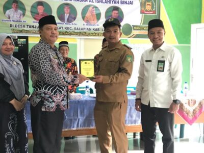 Ka. KUA Salapian Apresiasi KKN STAI Syekh H. Abdul Halim Hasan Al Ishlahiyah Binjai