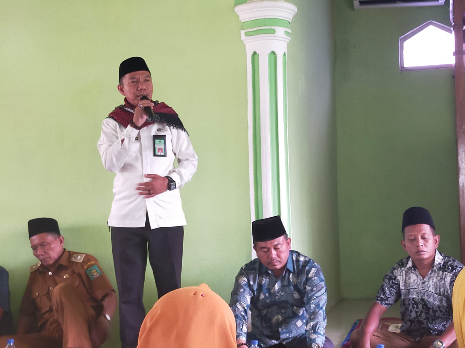 You are currently viewing Beri Tausyiah, Ka. KUA Salapian: Senantiasa Berpikir dan Berbuat Baik, Insya Allah Akan Menuai Panen Kebaikan