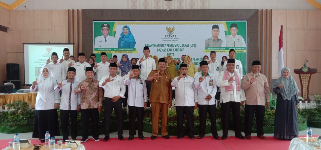 You are currently viewing Wakili Kakan Kemenag Langkat, Kasubbag TU Hadiri Pelantikan UPZ BAZNAS Langkat