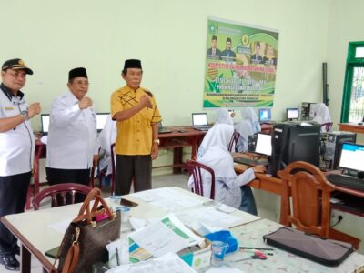 Kakan Kemenag Langkat Tinjau Pelaksanaan ANBK MAS Ulumul Quran