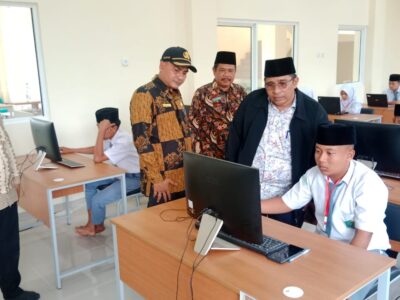 Tinjau ANBK MAN 1 Langkat, Kakan Kemenag Langkat Harapkan ANBK Berjalan Lancar dan Sukses