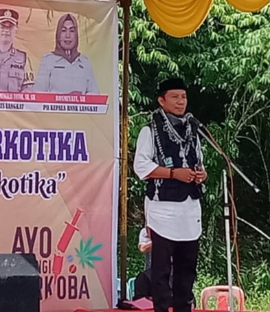 You are currently viewing Ka. KUA Salapian Berorasi dan Pimpin Doa Pada Deklarasi Bersama Tolak Narkotika