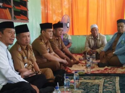 Ka. KUA Salapian Hadiri Pengajian Al Hidayah Kecamatan Salapian