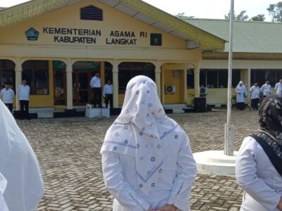 Kasubbag TU Kemenag Langkat Pembina Apel Gabungan