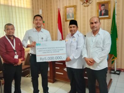 Kemenag Langkat Terima Bantuan Sponsorship Renovasi Mushola Dari BSI Cabang Stabat