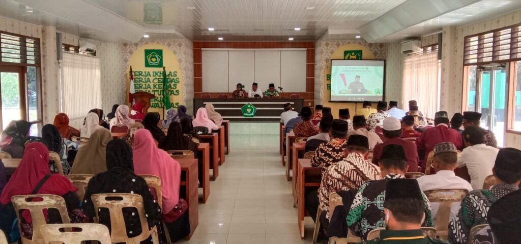 You are currently viewing Kemenag Langkat Ikuti Halaqoh Nasional Percepatan Penurunan Stunting Secara Virtual